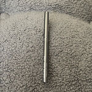 LOWER EAST SIDE Lip Liner - Sleek Black